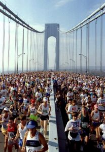 Over 25,000 runners cross the Verrazano-Narrows Br