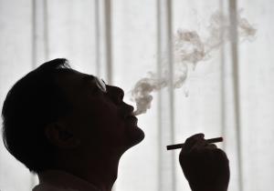 E cig vaping (Getty)