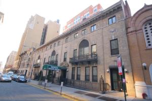 ...but what of the Hotel Trades Council's old downtown Brooklyn health center? (Photo via Property Shark.)