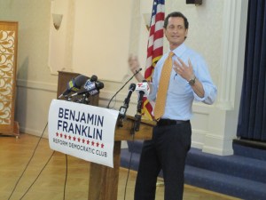 Anthony Weiner speaks at his first forum appearance Thursday night. (Photo: Jill Colvin)