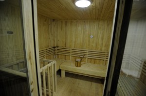 We imagine the real sauna wasn't quite this clean (Getty)