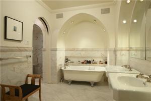 Arches fit for a Moor.