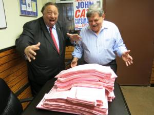 Republican John Catsimatidis and his petitions. (Photo: twitter.com/JCats2013)