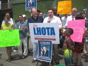 Republican David Storobin endorses fellow Republican Joe Lhota. (Photo: Jill Colvin)