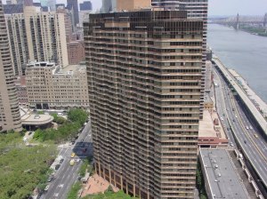 Manhattan Place: you can't miss it! (...no matter how hard you try.)