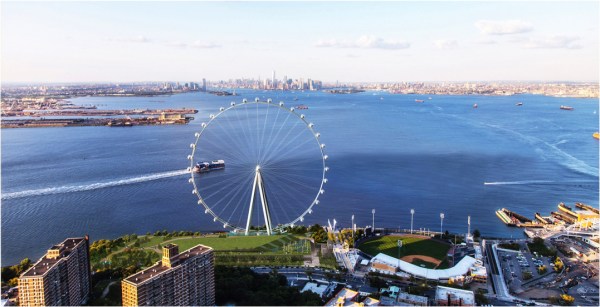 As the world turns... (New York Wheel)