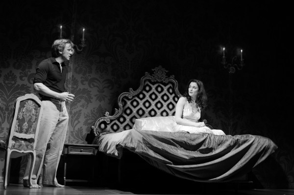 Daniel Craig as Robert and Rachel Weisz as Emma in Betrayal. (Photo by Brigitte Lacombe)