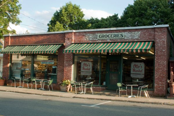 Otto's Germantown: Chloé Sevigny shops here.