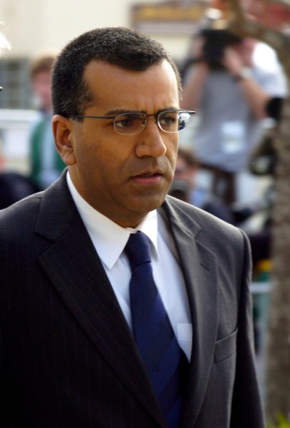 Martin Bashir at court on the second day of Micahael Jackson's child molestation trial. (Photo by Phil Klein-Pool/Getty Images)