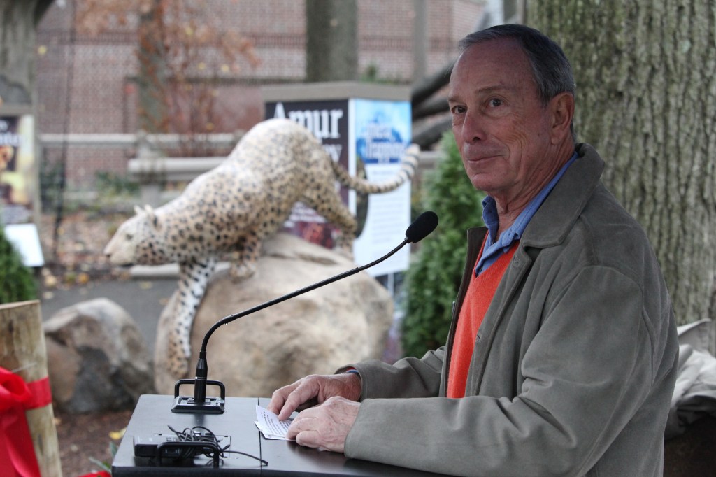 Michael Bloomberg at the zoo. (Photo: Flickr/nycmayorsoffice)