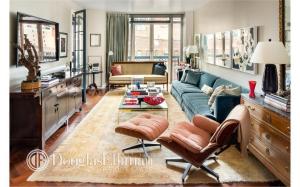 A nicely done living room.
