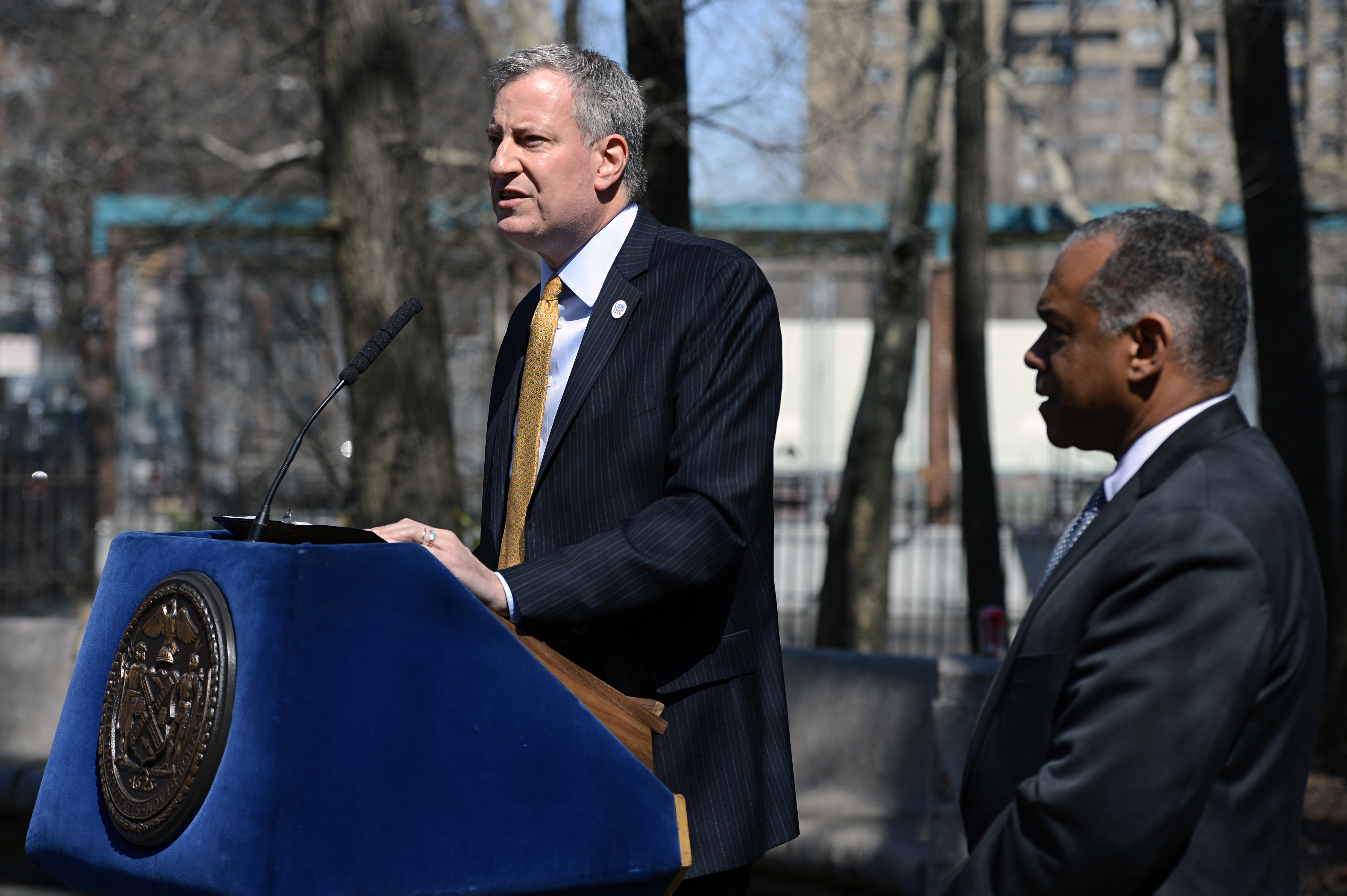Mayor Bill de Blasio announcing his new Parks Commissioner Mitchell Silver in Seward Park in Chinatown. (Photo: Rob Bennett for the Office of Mayor Bill de Blasio)