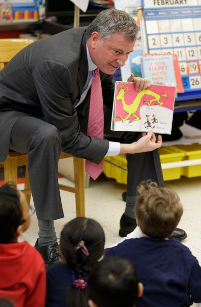 Bill de Blasio Talks with Kids In a Pre-kindergarten Class