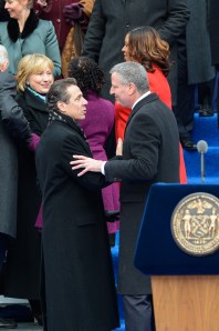 Mayor Bill de Blasio appears to know how Gov. Andrew Cuomo prefers his hugs here. (Photo: Flickr/N.Y. Governor's Office)