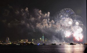 The 2013 fireworks display over the Hudson River. (Photo Michael Loccisano/Getty)
