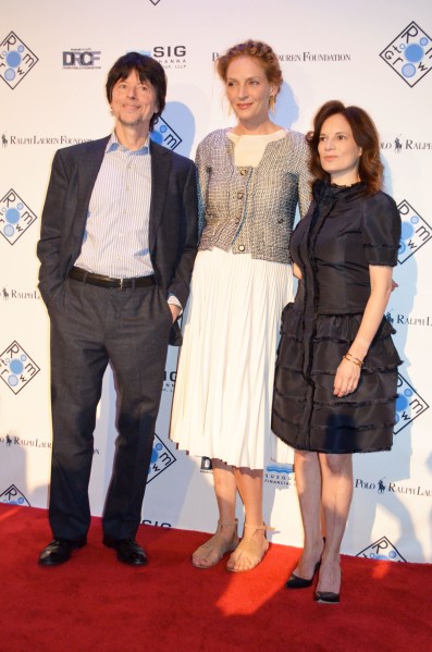 Renowned filmmaker Ken Burns, Ms. Thurman, and Room to Grow founder, Julie Burns.