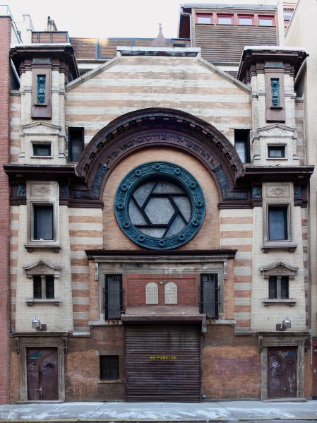 After-party at the synagogue. (Photo: Creative Commons)