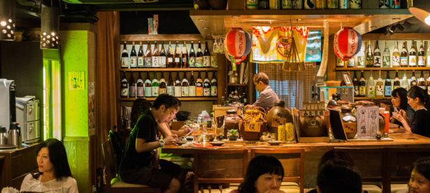 Dinner out in NYC takes a little planning. 'Shout' wants to give you a last resort to nabbing or offloading hot reservations. (photo via Pik-k-art)