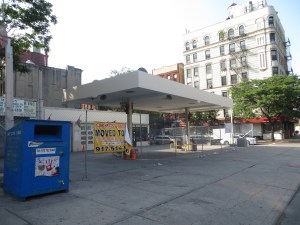 The now barren Mobil station at 24 2nd Avenue (Photo: Alex Rabinowitz)