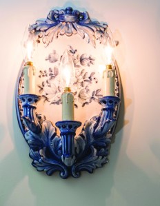 A Delft-style candelabrum. (Photo by Emily Assiran)