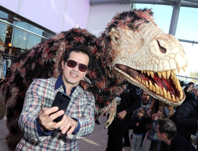 An actor takes a selfie at a museum. (Photo courtesy Getty Images)