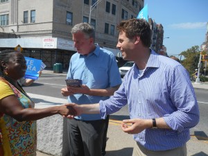 Mr. de Blasio with Pete Sikora today. (Photo: Ross Barkan)