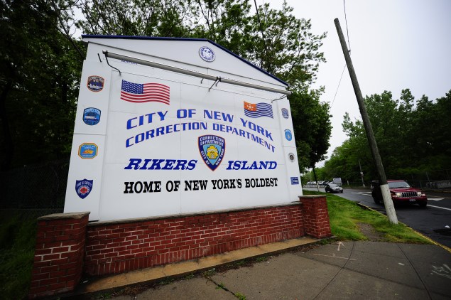 A view of the entrance to Rikers Island penitentiary complex. (EMMANUEL DUNAND/AFP/Getty Images)