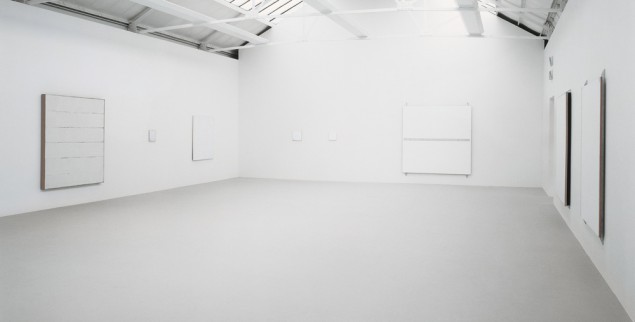 An installation of Robert Ryman works at the Saatchi Gallery, London (Courtesy Saatchi Gallery)
