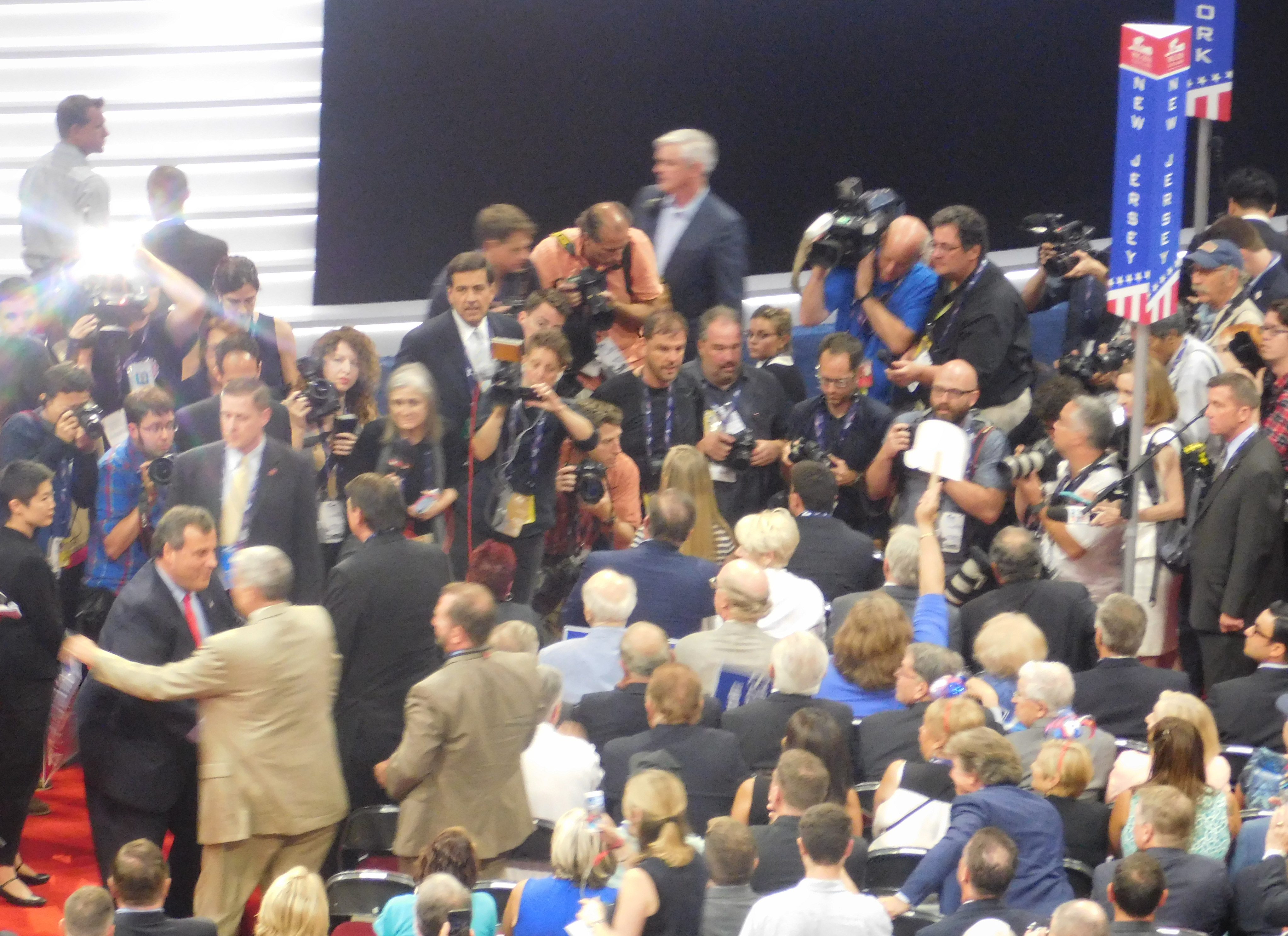 Christie (bottom left) greets members of the NJ delegation. 