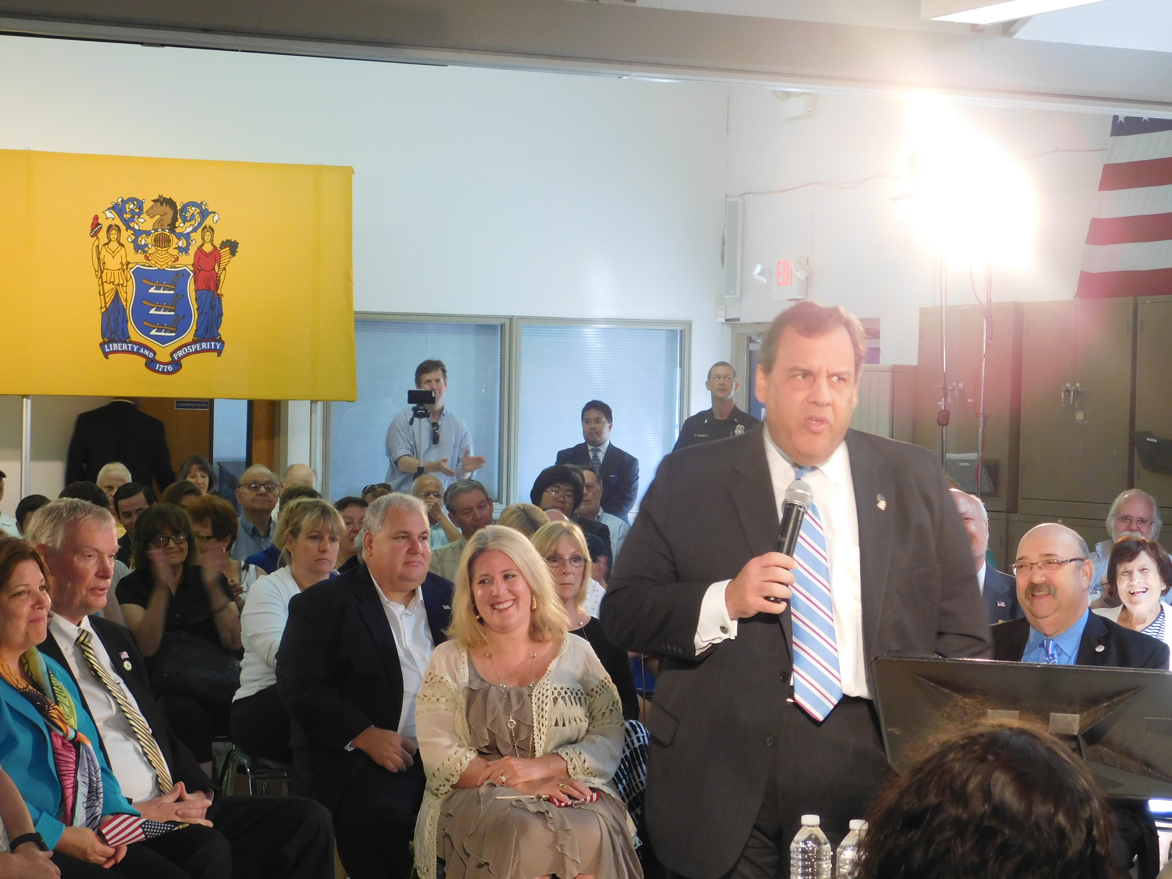 Governor Christie discusses school funding in Fair Lawn.