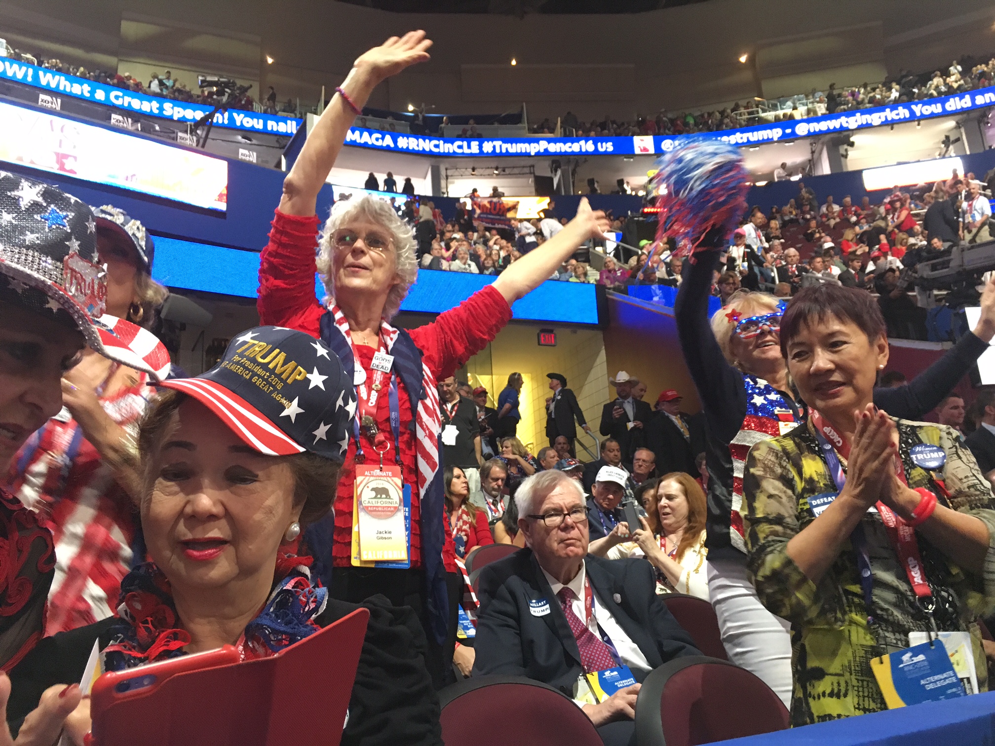 RNC attendees dance to music.