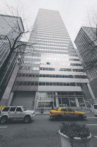 900 third ave property shark1 TI for I Firm: Paramount’s Package Draws 17K Foot Lease