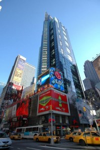 l breaks1540 broadway 1 Chinese Broadcaster Xinhua Leases Dramatic Top Floor of 1540 Broadway