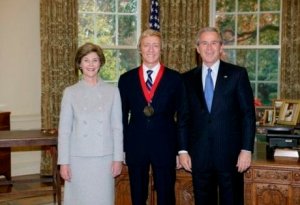 leslie keno and president bush In Deed! Keno Out at CPW Castle; Brazilians Swap in Lenox Hill; Gluck Flips Mitchell Llama