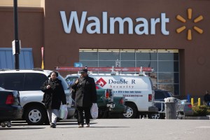 walmart 1 Stringer, De Blasio, Anti Gun Advocates Call on Bloomberg to Reject Walmart [Updated]