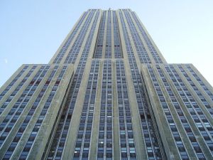 Looking_Up_at_Empire_State_Building