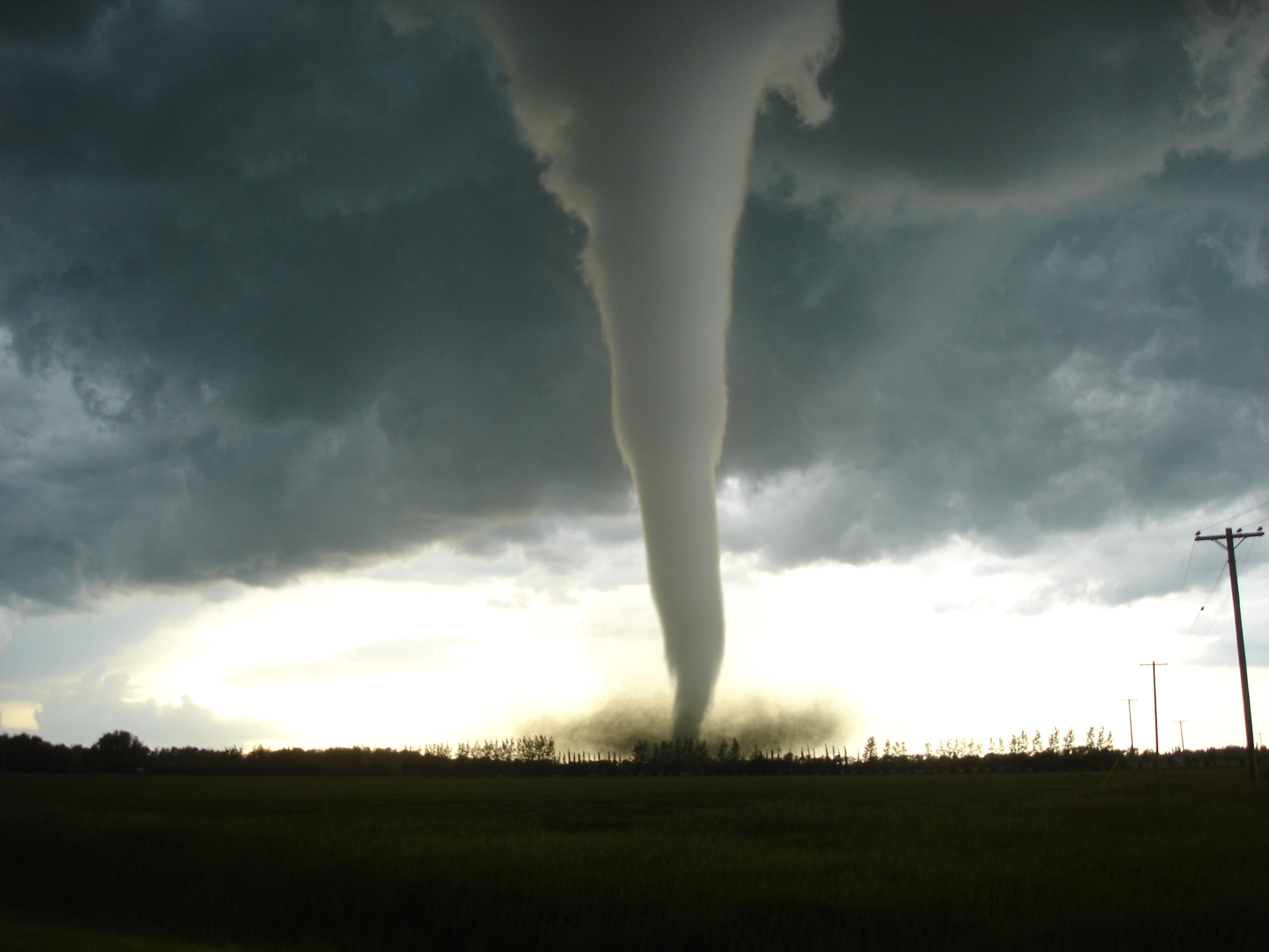 tornado 1 Verizon Helps Tornado Victims