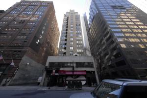 211 East 43rd Street