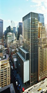 Global Advisory Firm Inks Deal at SL Greens 1350 Avenue of the Americas 1350 bldg shot