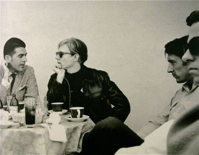 Irving Blum, Andy Warhol, Ed Ruscha, Ken Price in 1966. (Photo courtesy of mondo-blogo.blogspot.com)