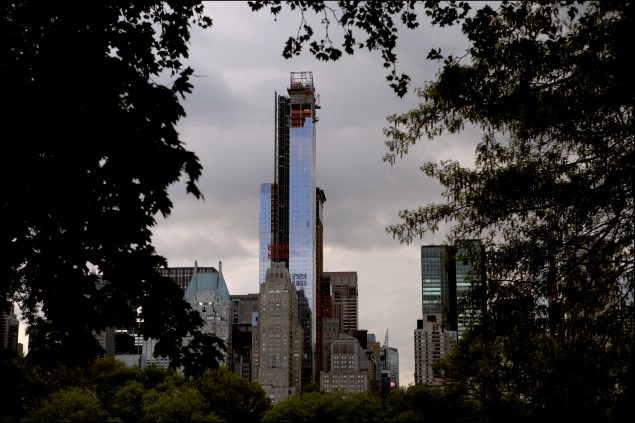 Construction on One57, the residential luxury toward that received the 421a tax abatement. (Photo: Oliver Morris/Getty Images)