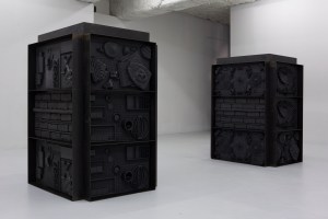Isabelle Cornaro, installation views of 'God Box,' 2013. (Courtesy the artist/Galerie Balice Hertling/Guillaume Ziccarelli)