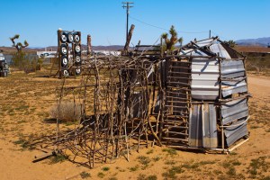 Exhibition view of 'Desert Art Museum' (1989–2004) by Noah Purifoy. (Courtesy the Noah Purifoy Foundation)