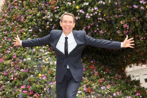 Jeff Koons, containing the meaningless void in his grasp and making it manageable. (Courtesy Patrick McMullan)