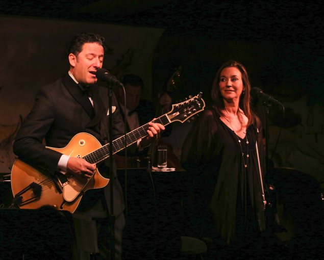John Pizzarelli and Jessica Molaskey perform their "Grownup Songs." (Photo by Stephen Sorokoff)