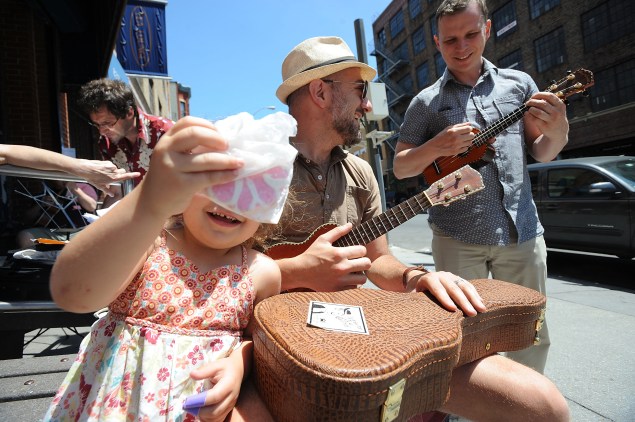 Happier times for the Tea Lounge: Make Music Day in New York City. (Photo: Brad Barket/Getty Images)