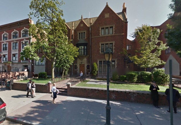 The Chabad-Lubavitch Headquarters in Crown Heights was the sight of a stabbing and shooting early this morning (screenshot via Google Maps).