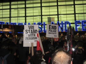 Protesters outside the Staten Island Ferry tonight. (Photo: Will Bredderman)
