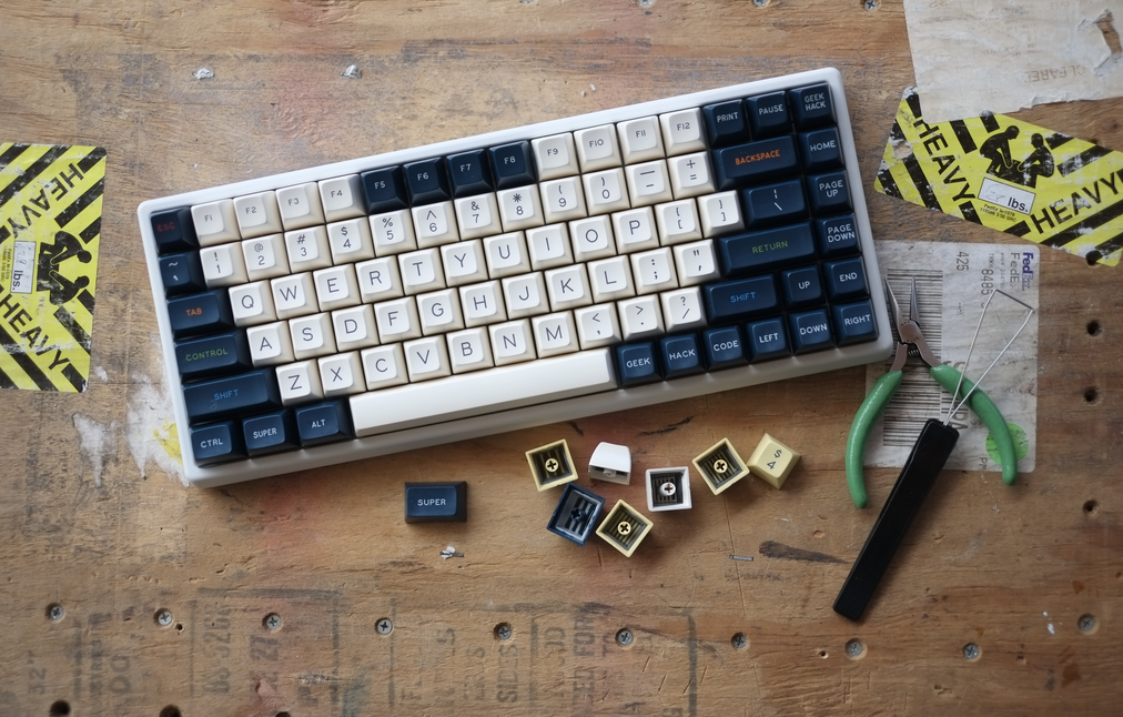 A Keycool 84 hacked with special Solarized key-caps. (Photo via Imgur)