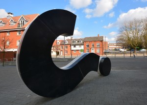 Ipswich, Waterfront, Ipswich Campus, The Big Question Mark Sculpture (Flickr)